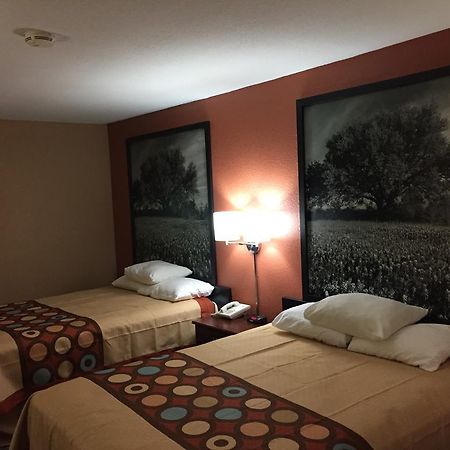 Super 8 By Wyndham Bastrop Tx Motell Exteriör bild