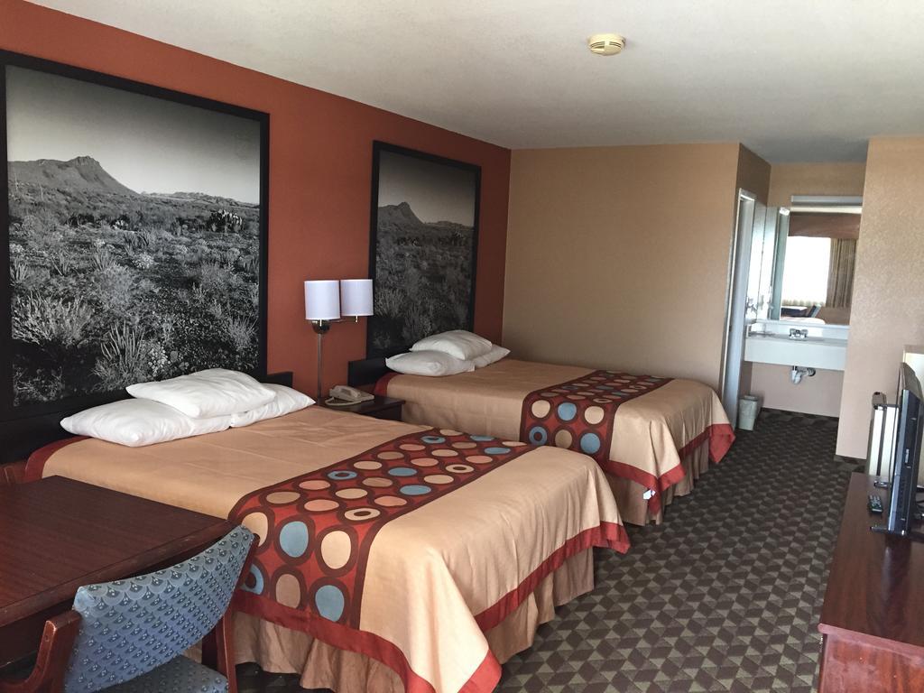 Super 8 By Wyndham Bastrop Tx Motell Exteriör bild