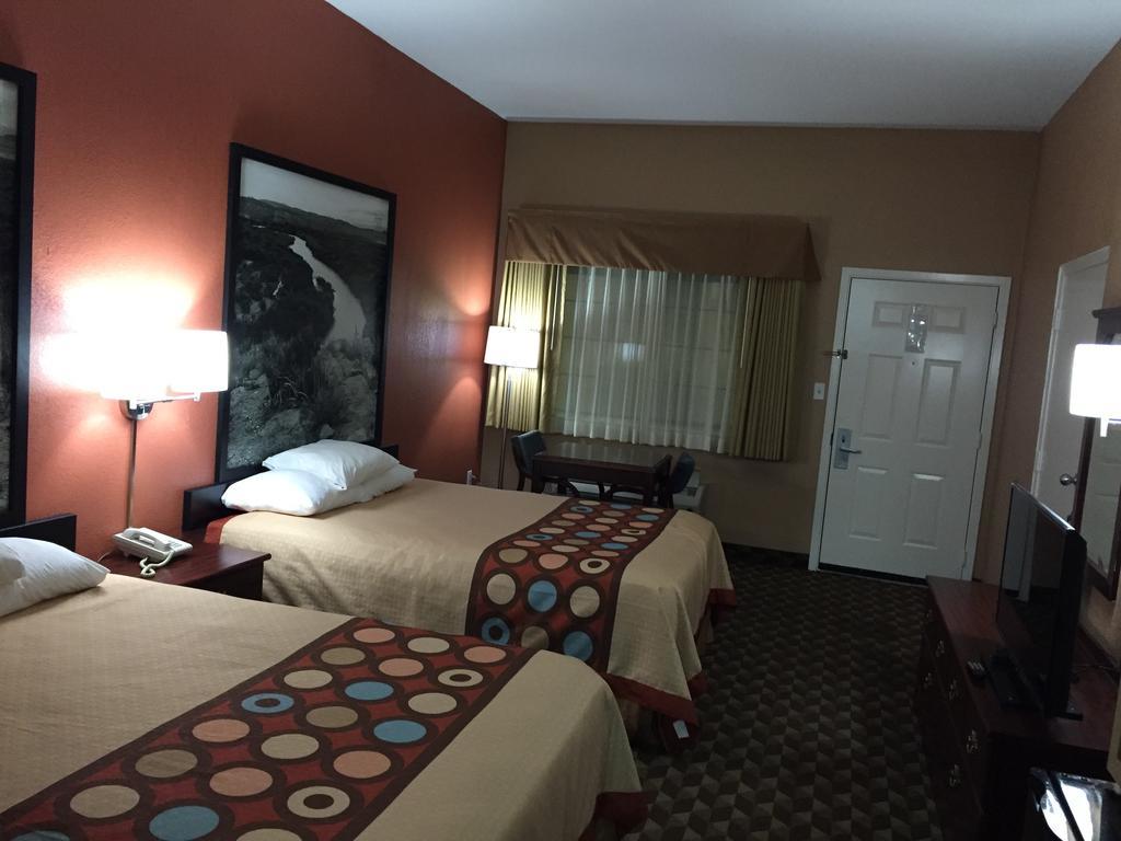 Super 8 By Wyndham Bastrop Tx Motell Exteriör bild