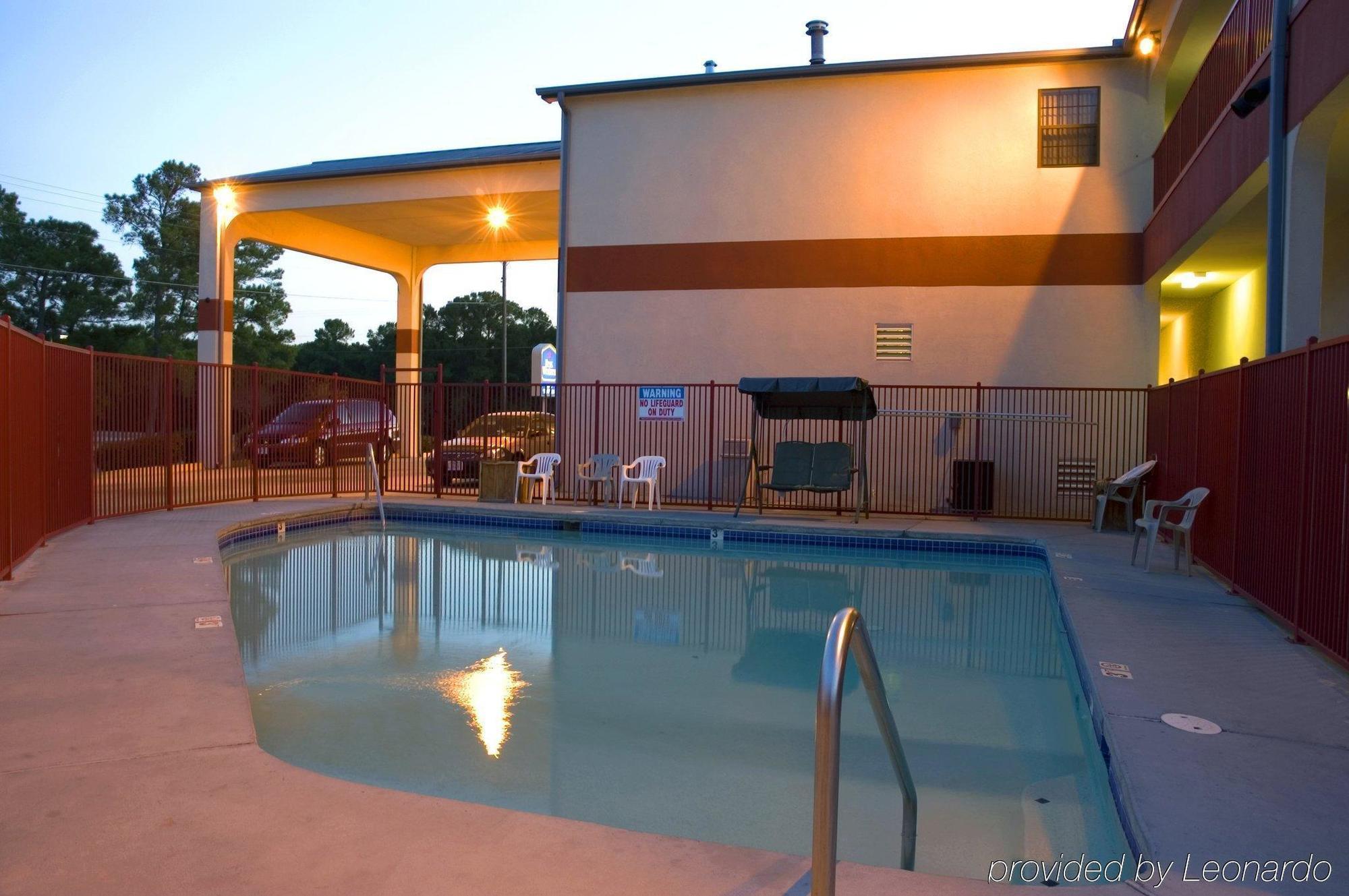 Super 8 By Wyndham Bastrop Tx Motell Exteriör bild